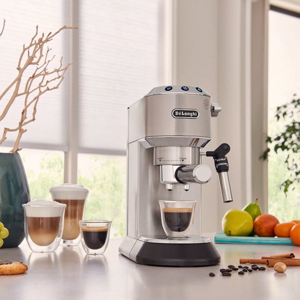 De'Longhi Dedica DeLuxe Pump Espresso Machine with De'Longhi Dedica DeLuxe Pump Espresso Machine with