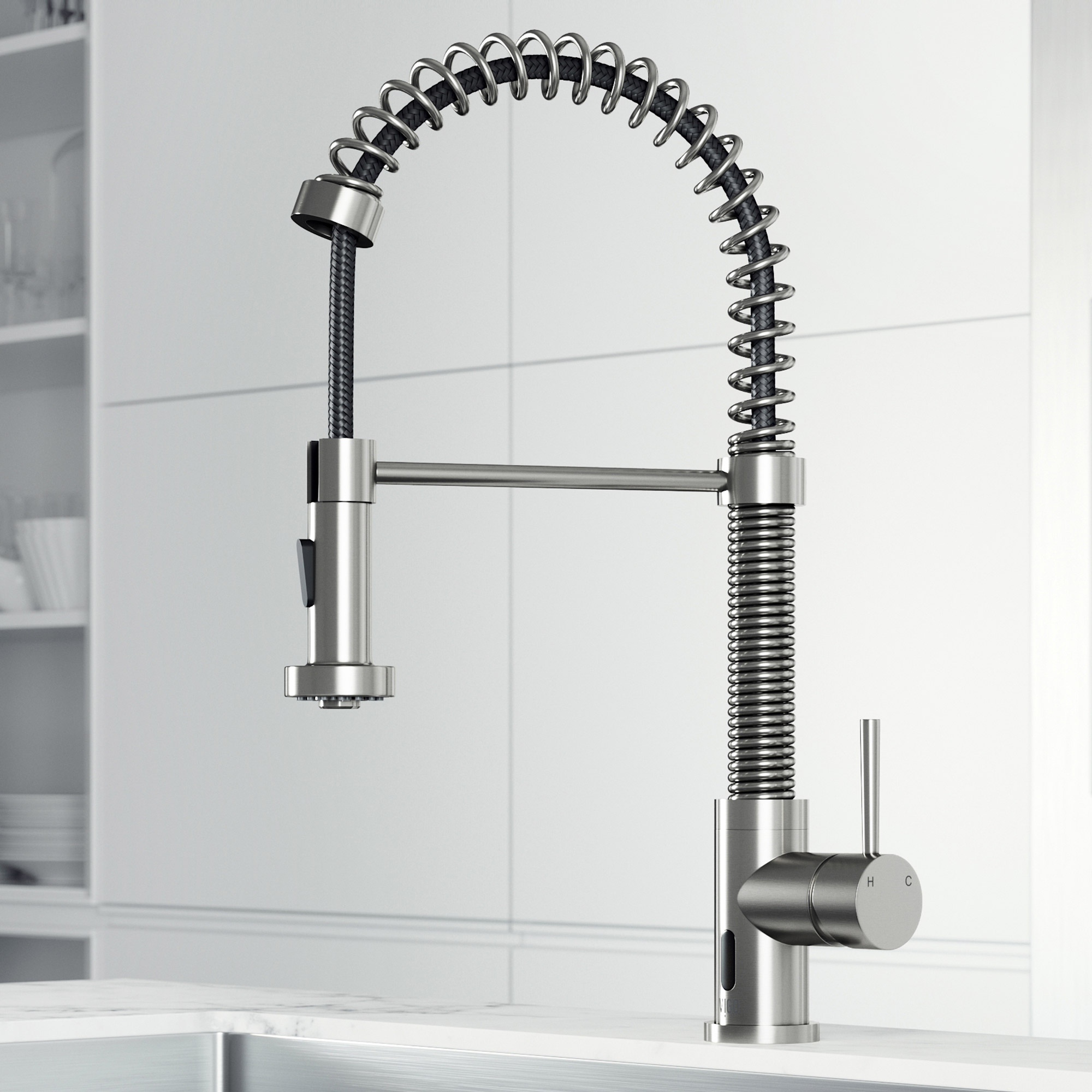 VIGO Edison Pull-down Spray Kitchen Faucet with Touchless Sensor