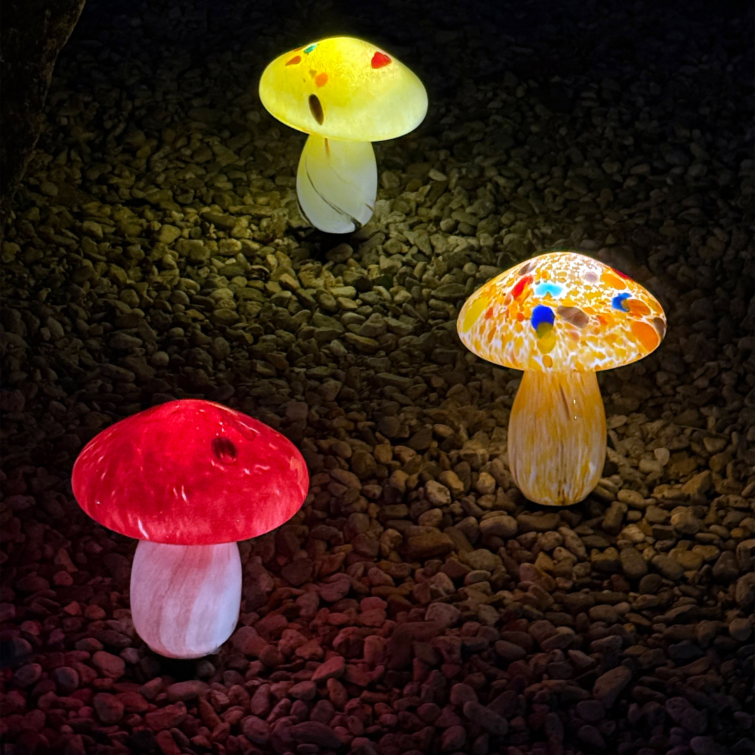 Infinity X1 Glass Solar Mushroom Landscape Lights, 2-pack | Costco