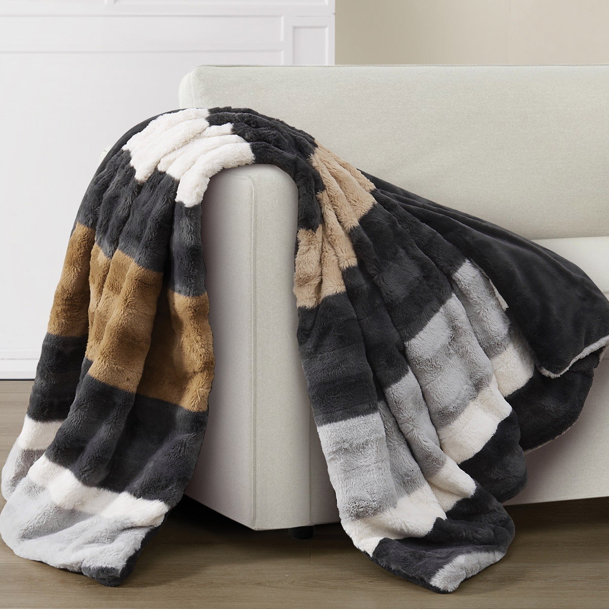 Enlarge Product Preview 3 Successfully Enriched by automation Job.