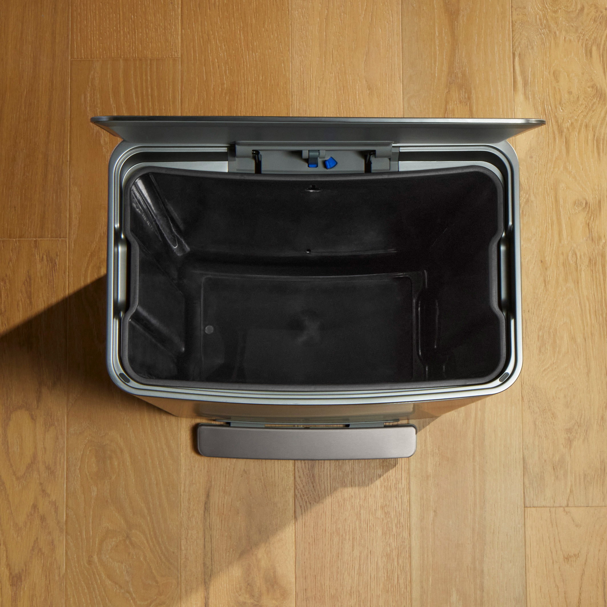 Kohler 47L Curved Step Trash Can | Costco
