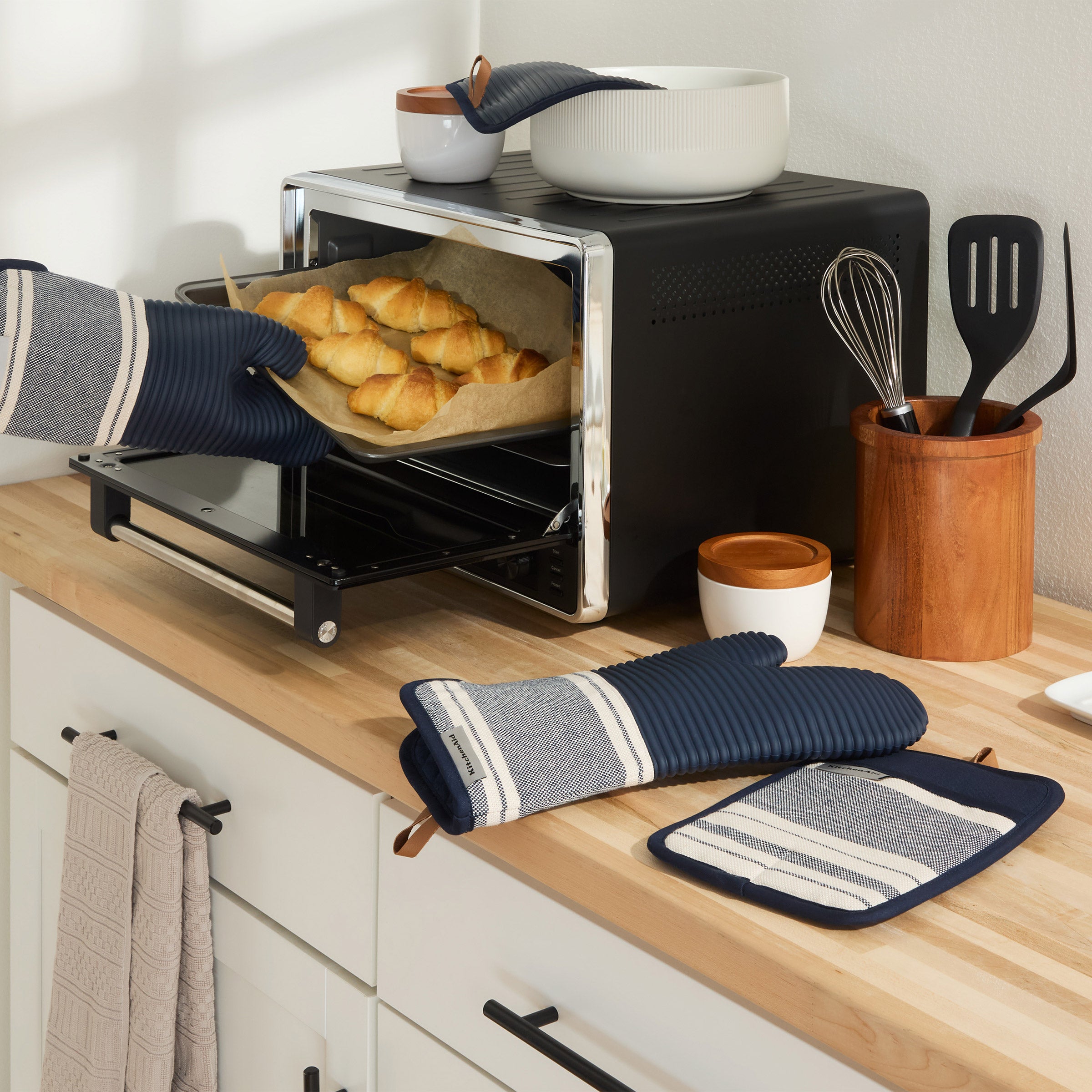 KitchenAid Kitchen Mitt Set, 4-pack | Costco