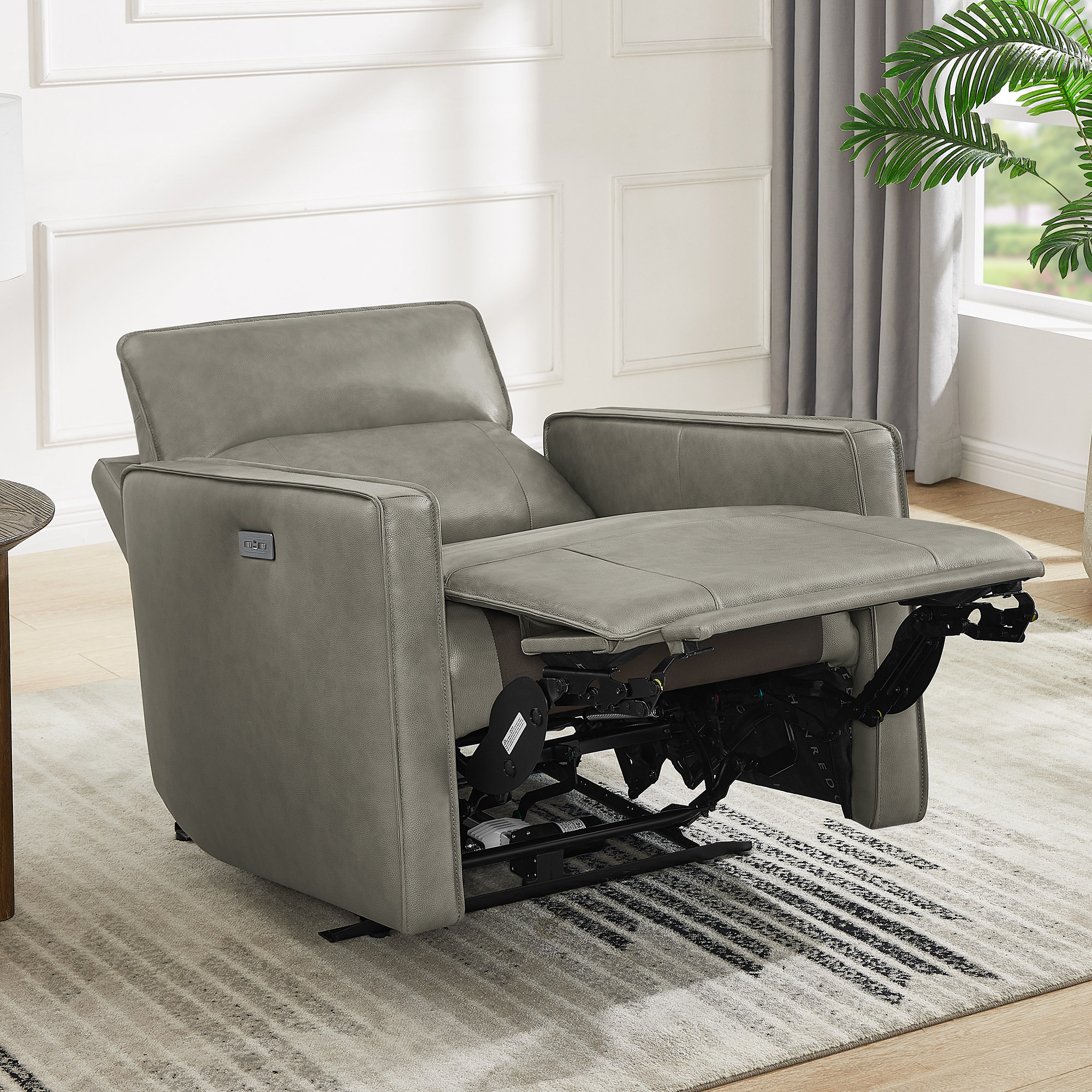 Henredon Keira Leather Zero Gravity Recliner | Costco