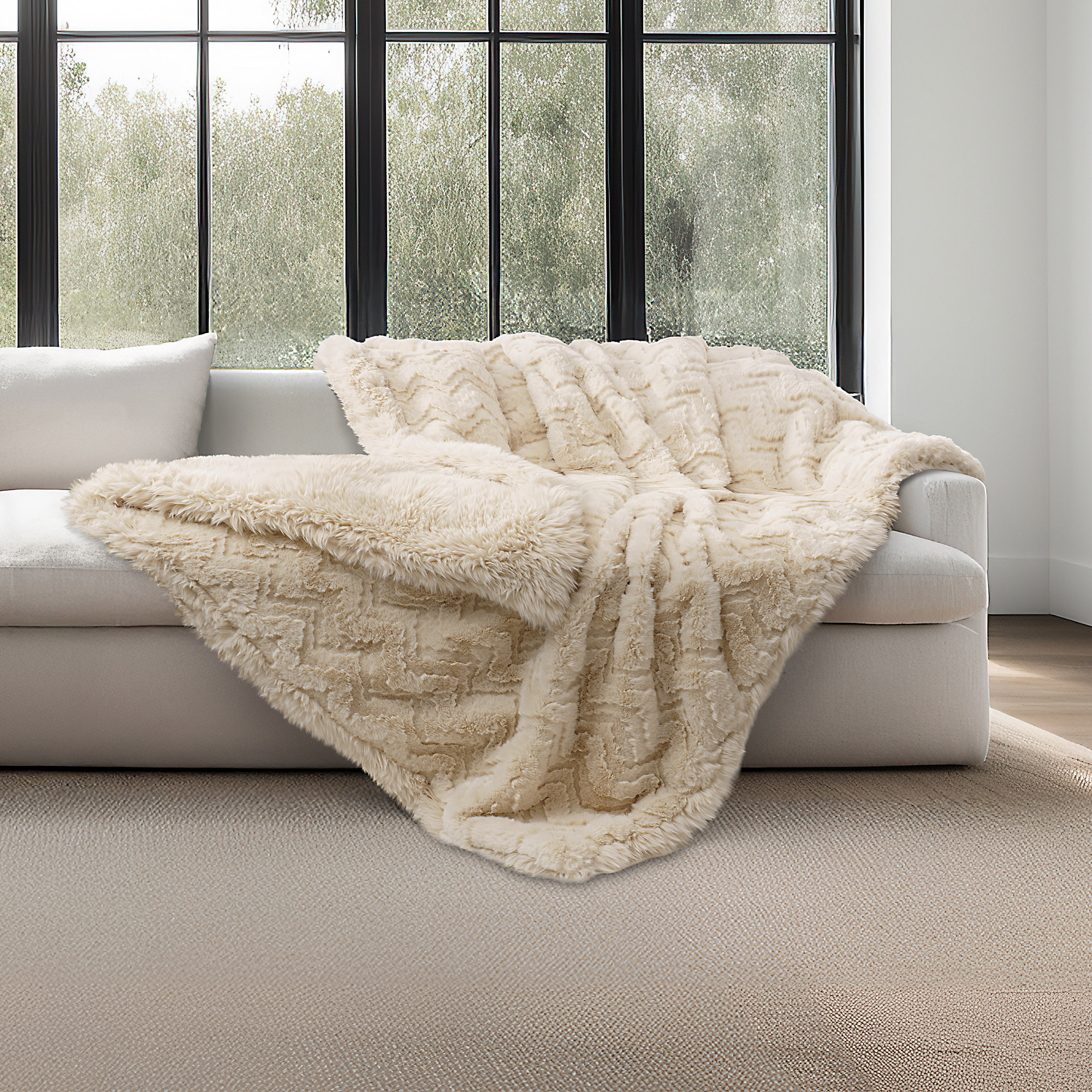 Mon Chateau Luxe Jacquard Faux Fur Throw