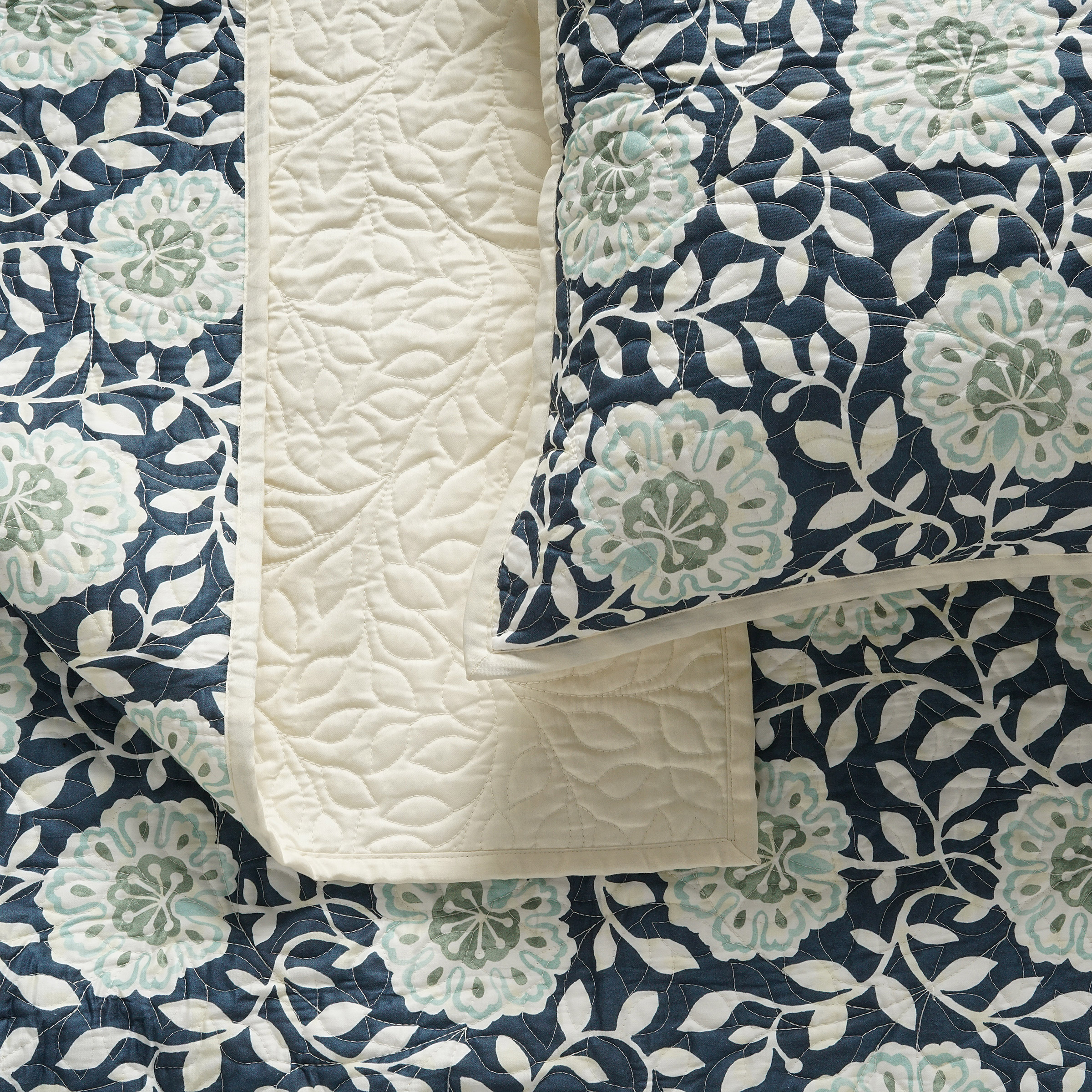 The Linen Closet Glenbrook 3-piece Quilt Set | Costco