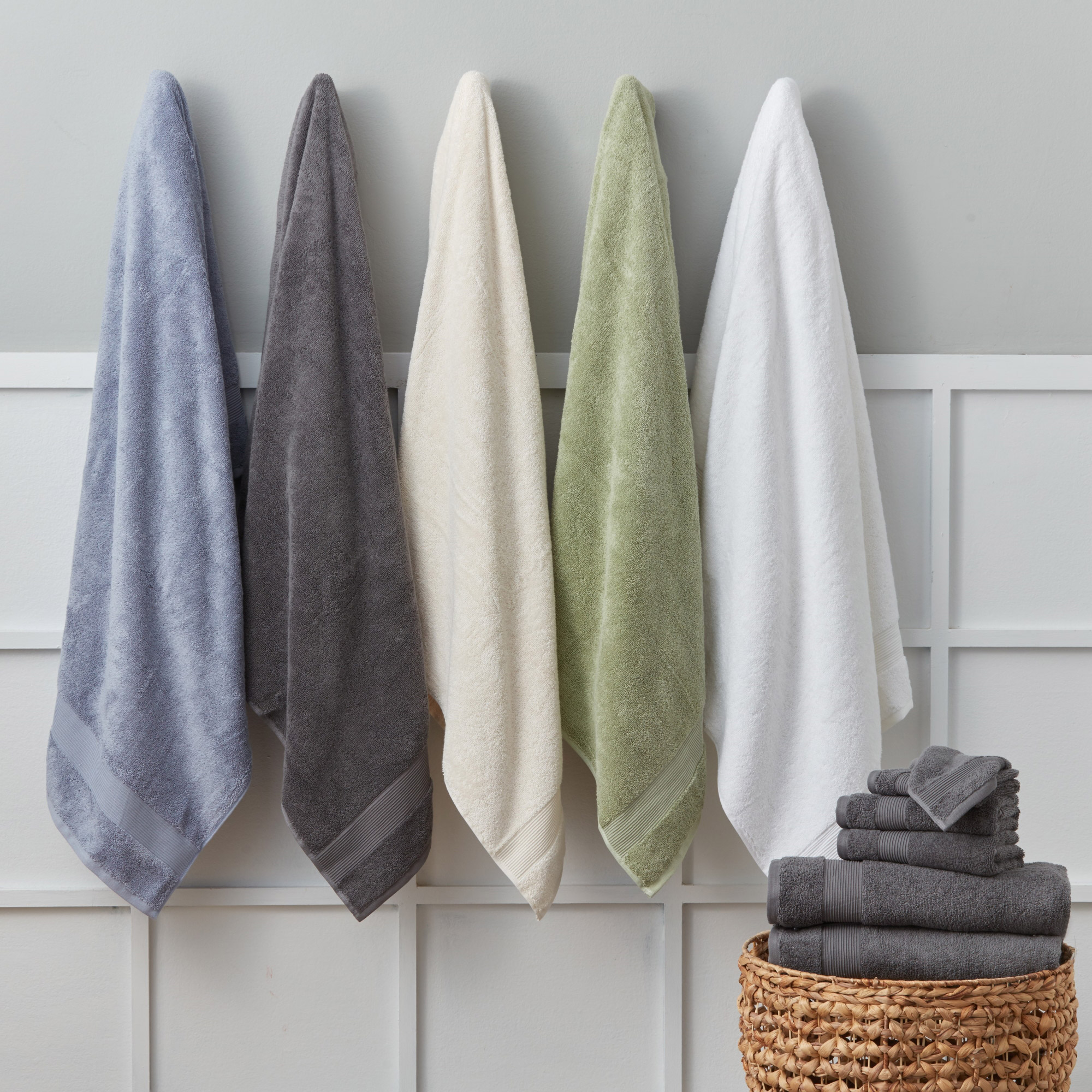 4 Piece Hand and Washcloth Set: Light Green