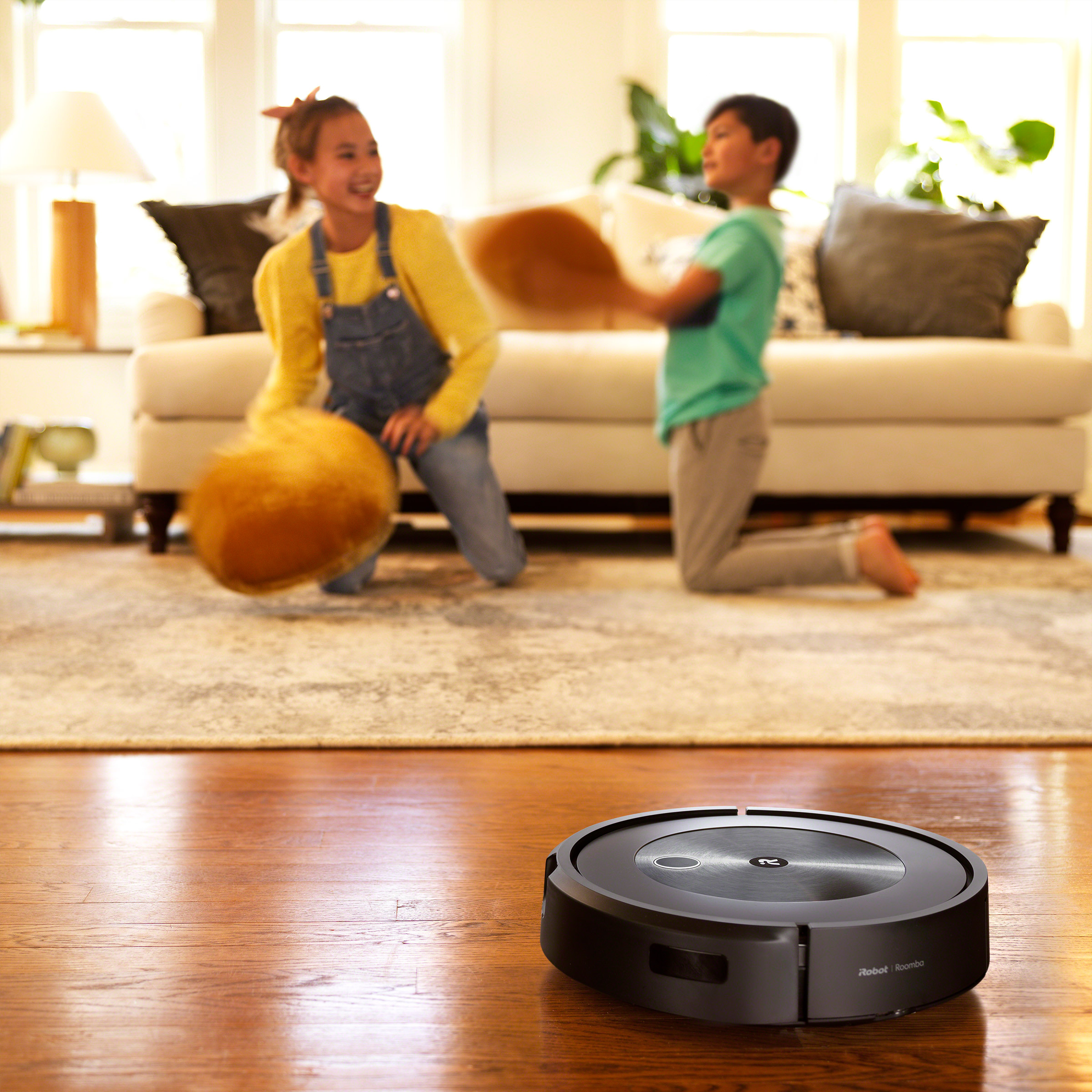 掃除機・クリーナー iRobot Roomba j8+ iRobot Roomba j8+ Robot Vacuum + Bonus 2 Dirt Disposal Bags | Costco