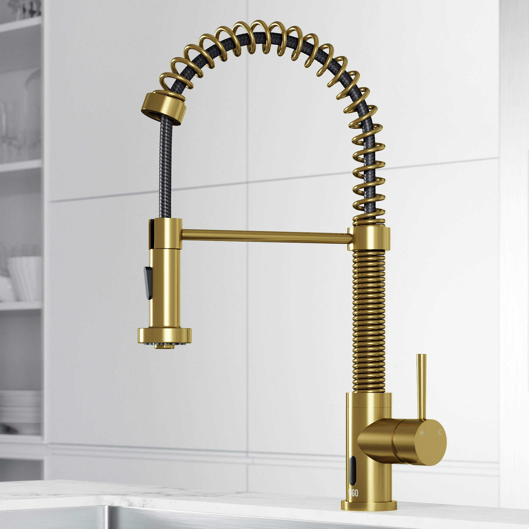 VIGO Edison Pull-down Spray Kitchen Faucet with Touchless Sensor