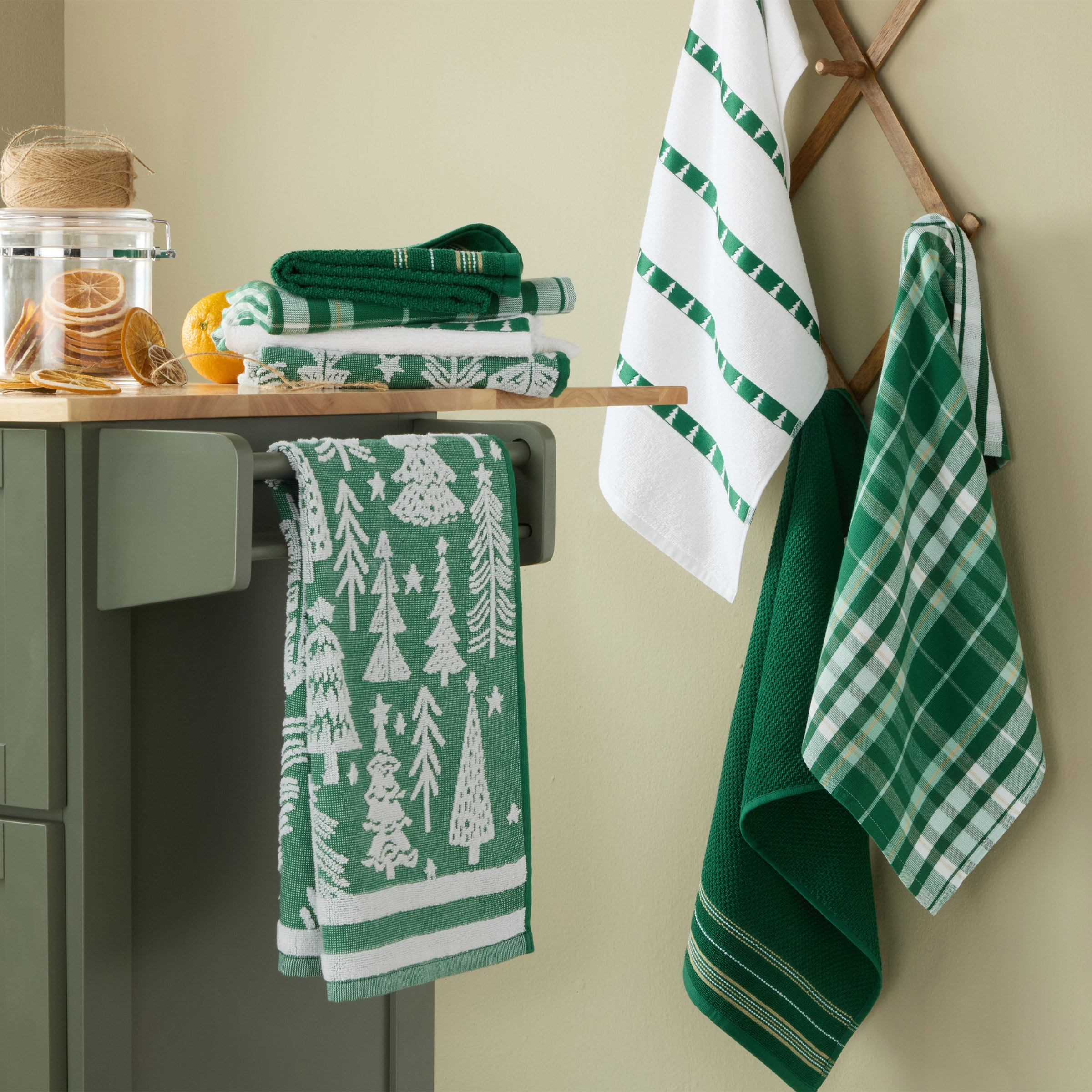 Holiday Kitchen Towels  8-pack