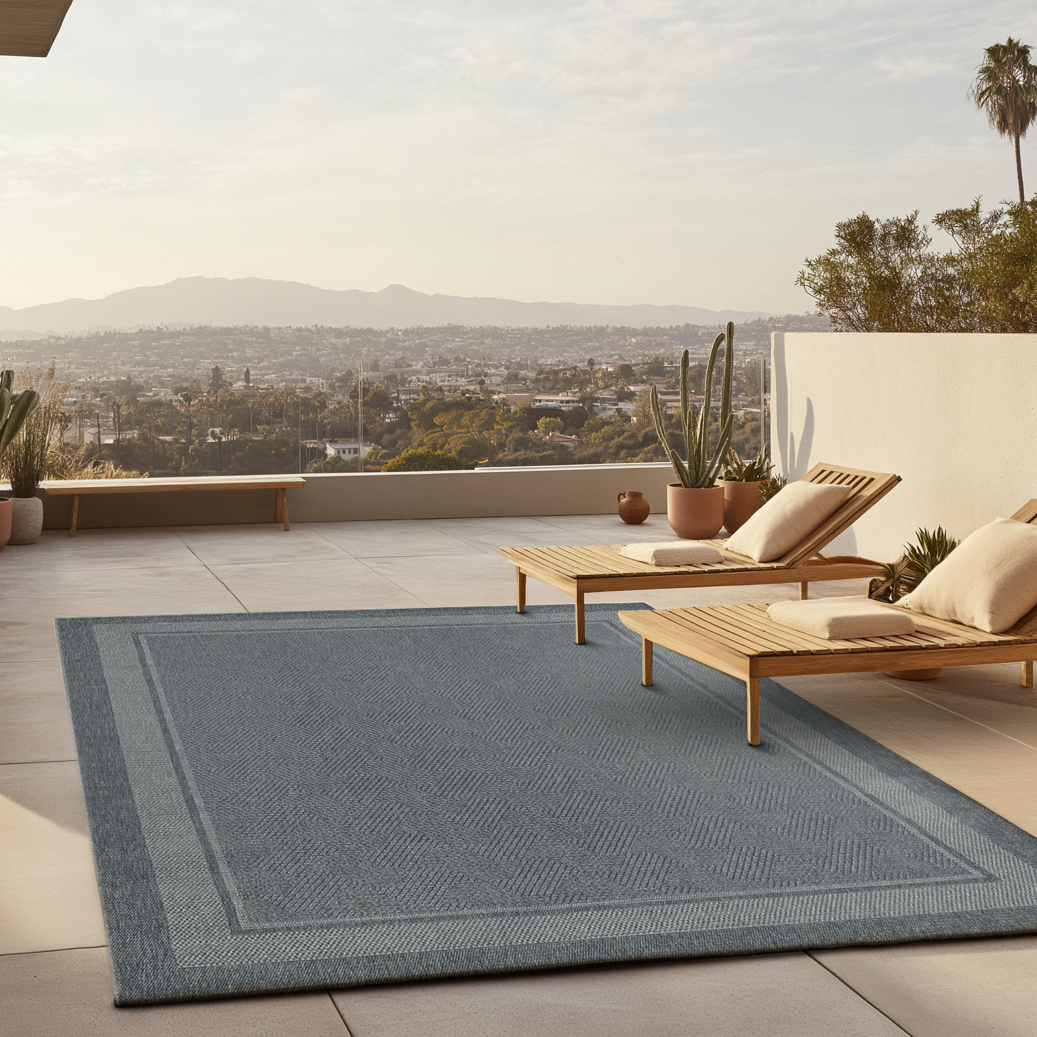 Ravenna Indoor/Outdoor Rug  Geo Border Silver