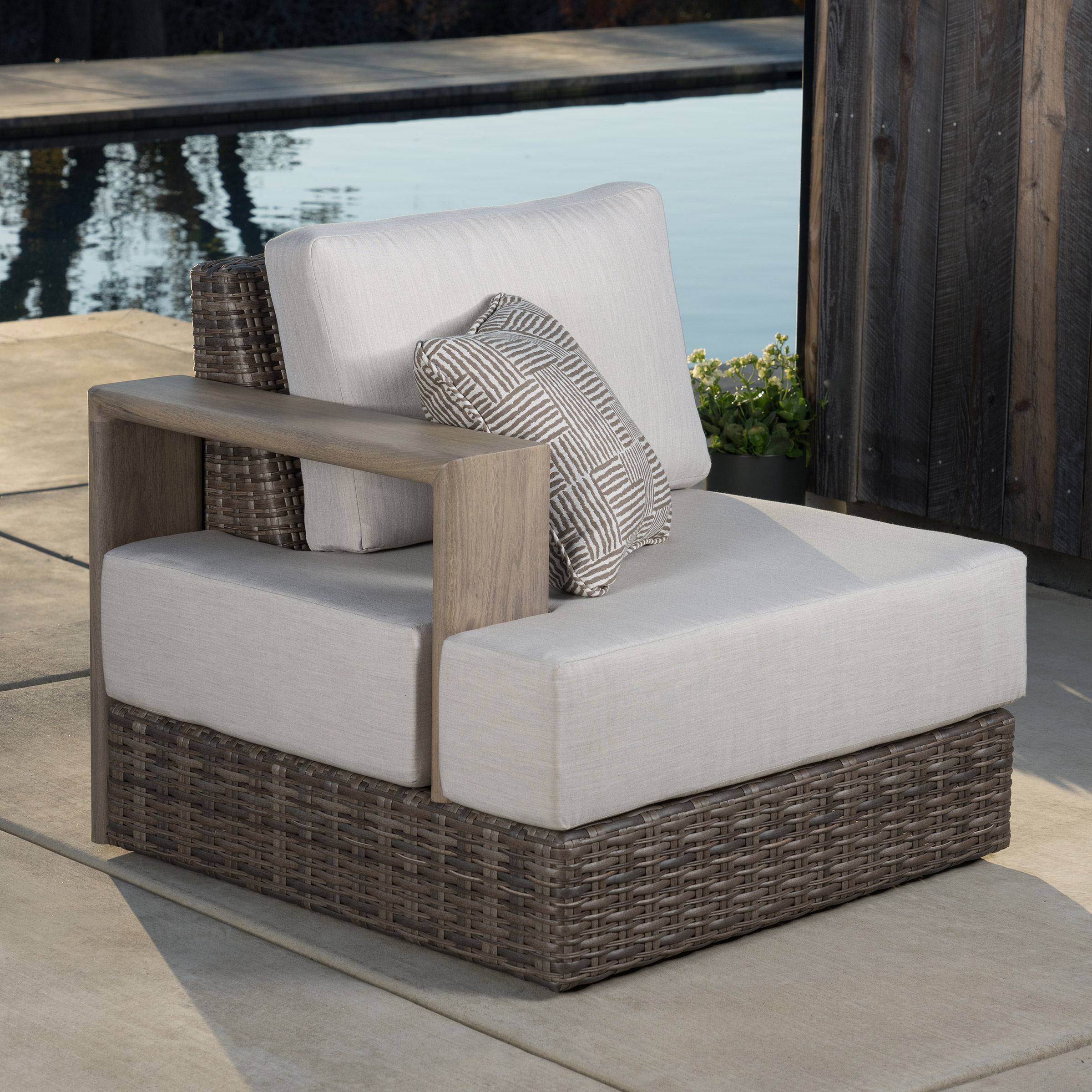 SunVilla Theo 6-piece Fire Modular Outdoor Patio Sectional Set