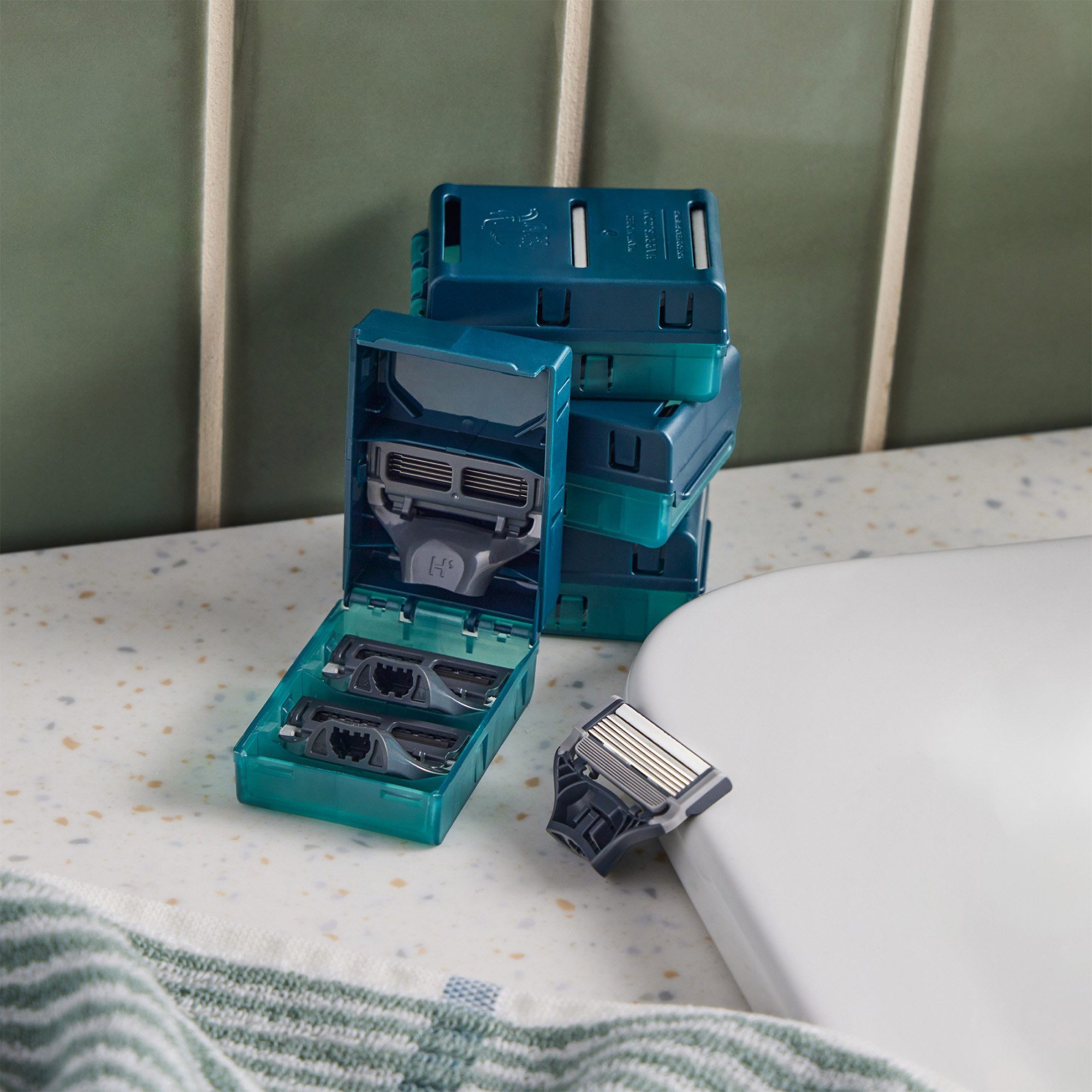 Harry's Chrome Edition Razor Set 16 Cartridges + 1 Handle | Costco