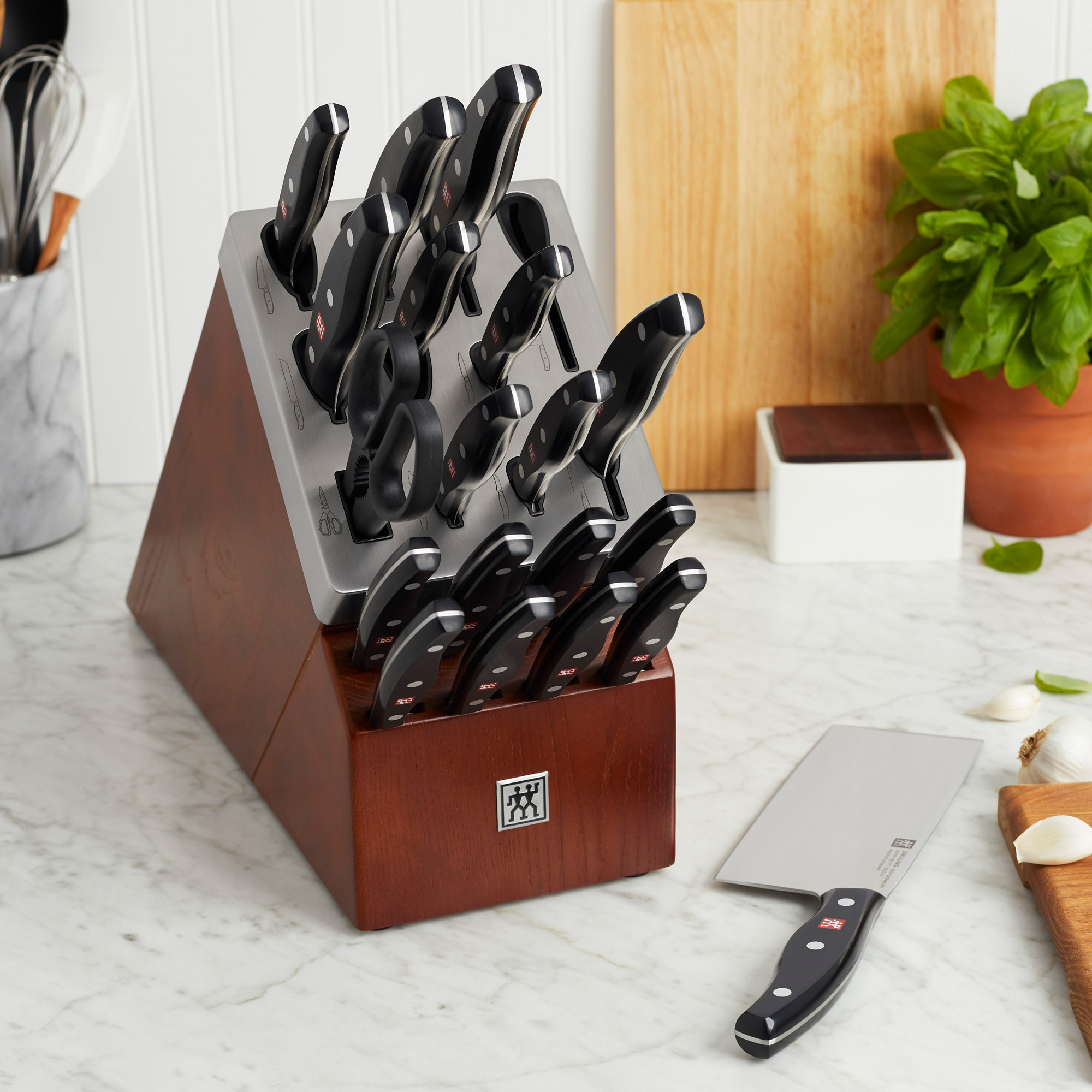 Zwilling Twin Signature 20-piece Self-Sharpening Knife Block Set