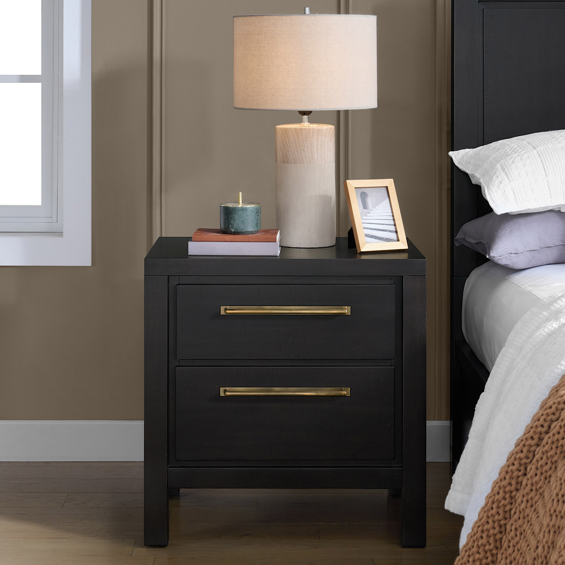 Davenport 2-drawer Nightstand