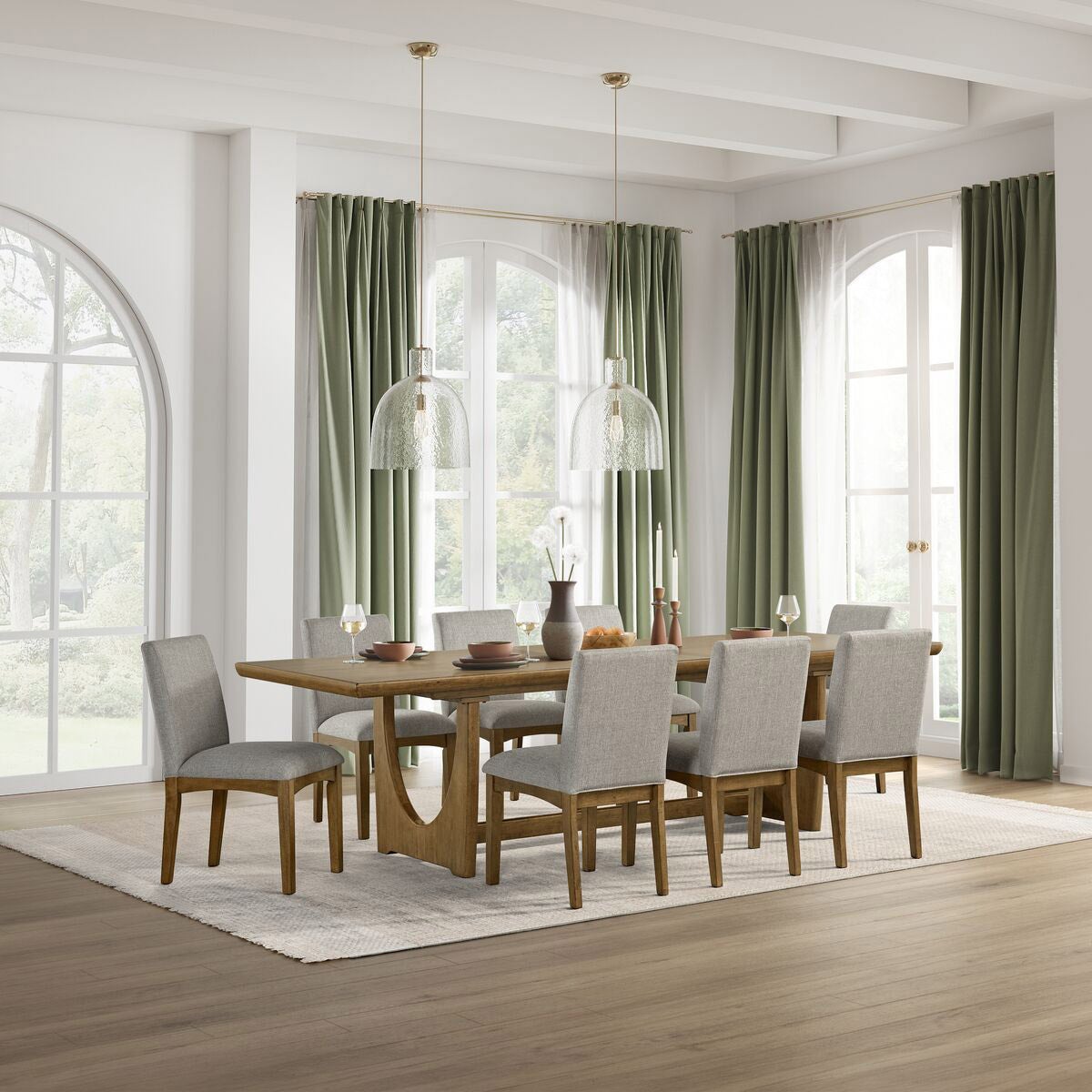 Thomasville Carmel Valley Dining Table with 8 Chairs